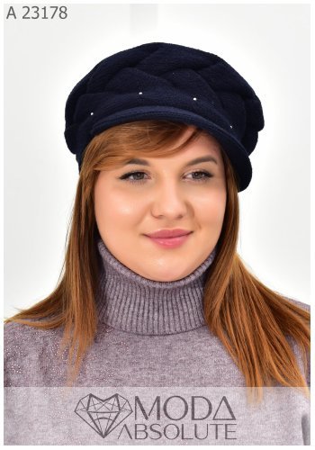 Жіноча в'язана шапка з козирком А 23178